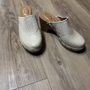 Chic Cream Woven Mules